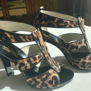 MICHAEL KORS FUR LEOPARD HEELS Sz 6